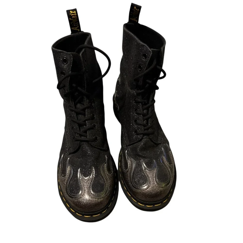 Dr. Martens Womens Sz 7 Black Glitter Flame Boots 1460 Pascal - Picture 2 of 6